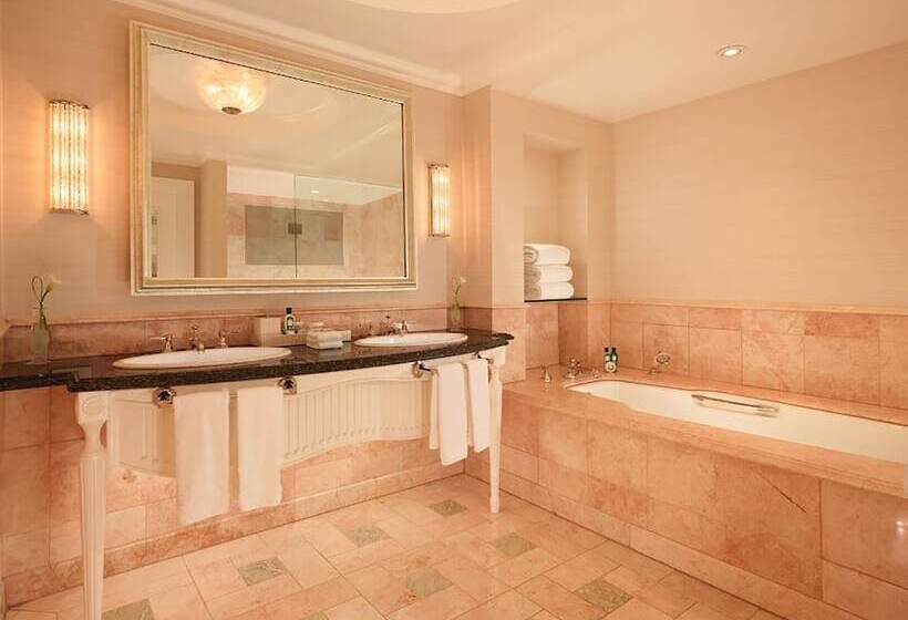 Люкс, The Beverly Hills Hotel   Dorchester Collection