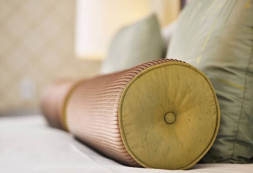 Люкс, The Beverly Hills Hotel   Dorchester Collection