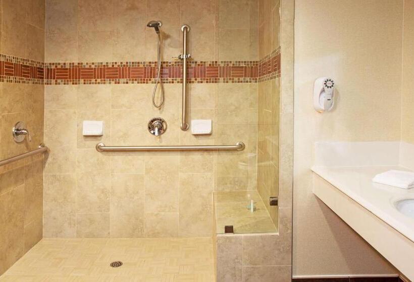 اتاق استاندارد برای معلولان, Travelodge By Wyndham Ocean Front