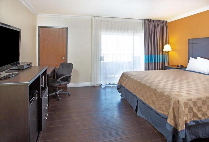 اتاق استاندارد با تخت بزرگ, Travelodge By Wyndham Ocean Front