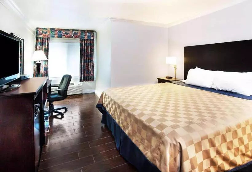اتاق لوکس با چشم‌انداز دریا, Travelodge By Wyndham Ocean Front