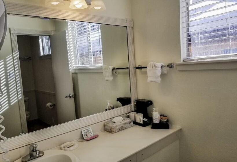 اتاق استاندارد با 2 تخت دوبل, Twin Peaks Lodge & Hot Springs