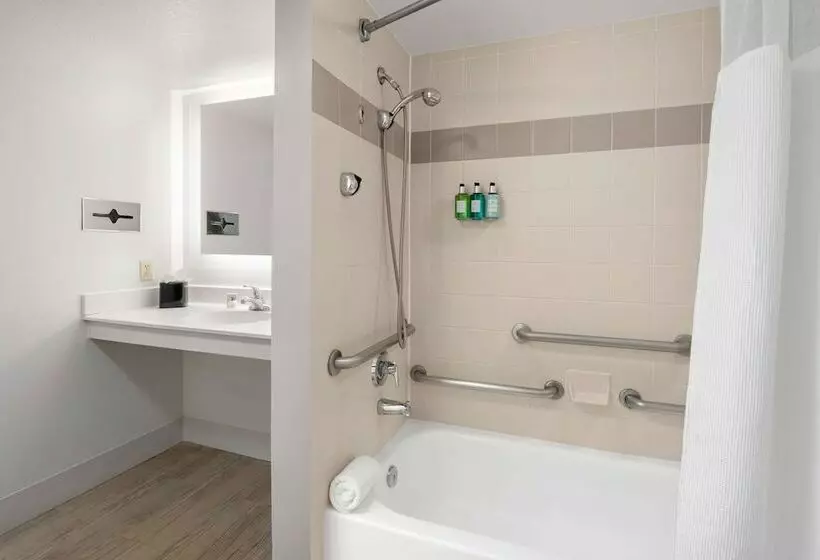 身障者適用スイートルーム, Sirata Beach Resort