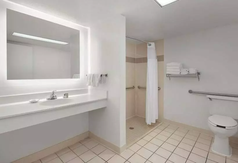身障者適用スイートルーム, Sirata Beach Resort