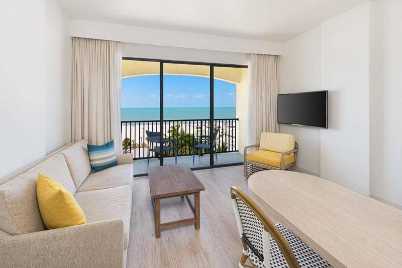 Suíte, Sirata Beach Resort