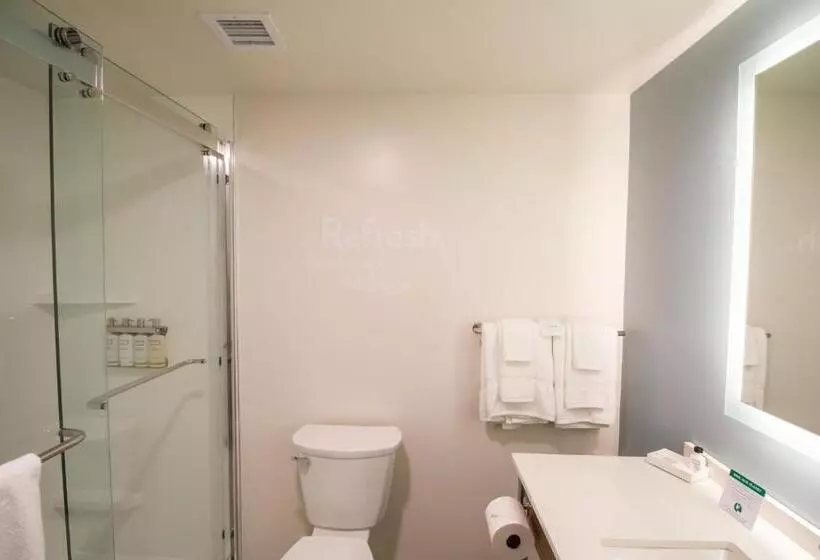 اتاق استاندارد با تخت بزرگ برای معلولان, Even Hotel Manchester Airport, An Ihg