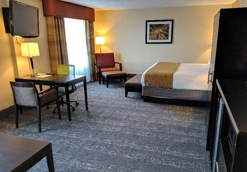 キングサイズベッドのスイートルーム, Best Western Braintree Inn
