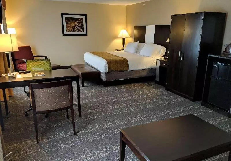 キングサイズベッドのスイートルーム, Best Western Braintree Inn