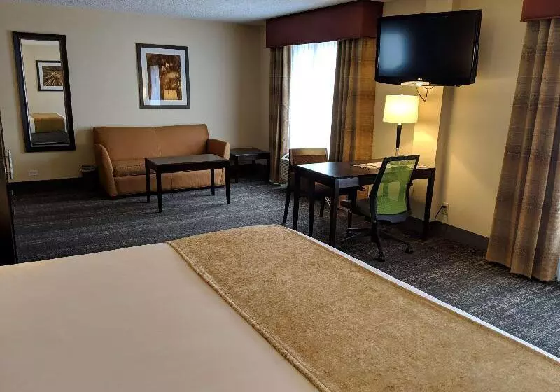 キングサイズベッドのスイートルーム, Best Western Braintree Inn