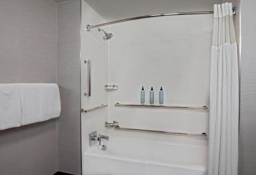 스탠다드 룸 킹사이즈 침대, Courtyard By Marriott Boston Andover