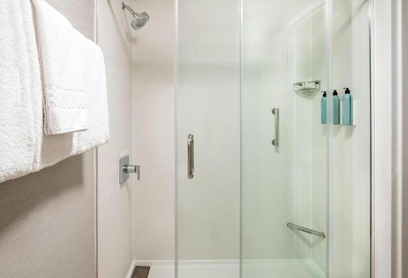 스탠다드 룸 킹사이즈 침대, Courtyard By Marriott Boston Andover