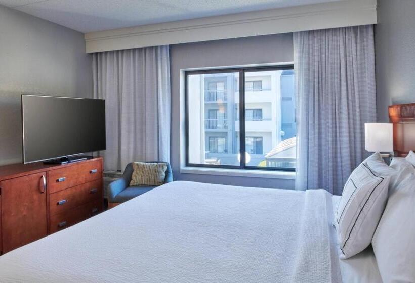 带大床的套房, Courtyard By Marriott Indianapolis Castleton