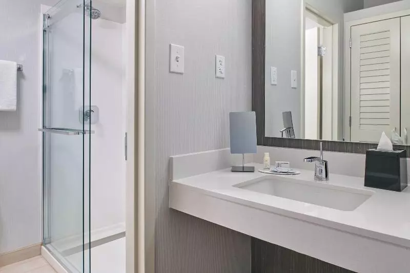 キングサイズベッドのスイートルーム, Courtyard By Marriott Indianapolis Castleton