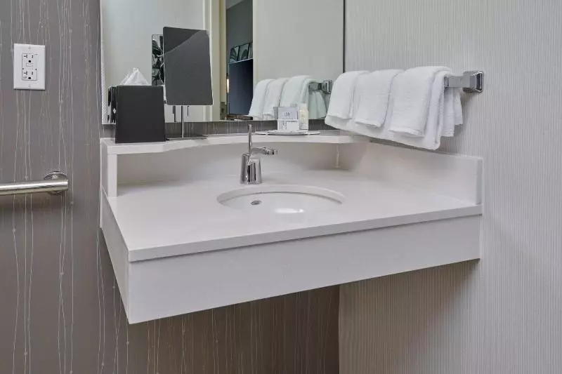 キングサイズベッドのスタンダードルーム, Courtyard By Marriott Indianapolis Castleton