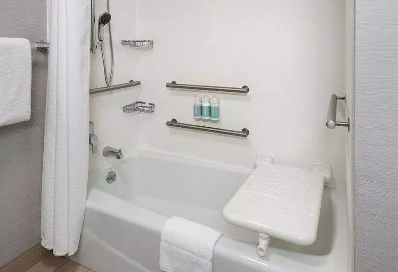２ダブルベッドのスタンダードルーム, Courtyard By Marriott Rye
