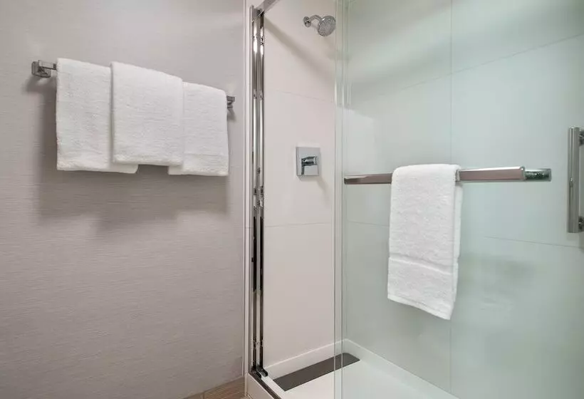 スイート, Courtyard By Marriott Rye