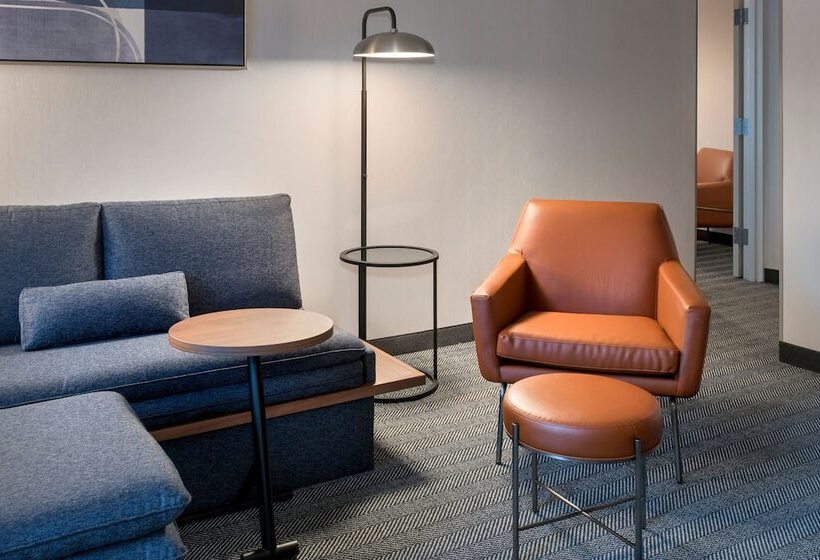 Люкс, Courtyard By Marriott Rye