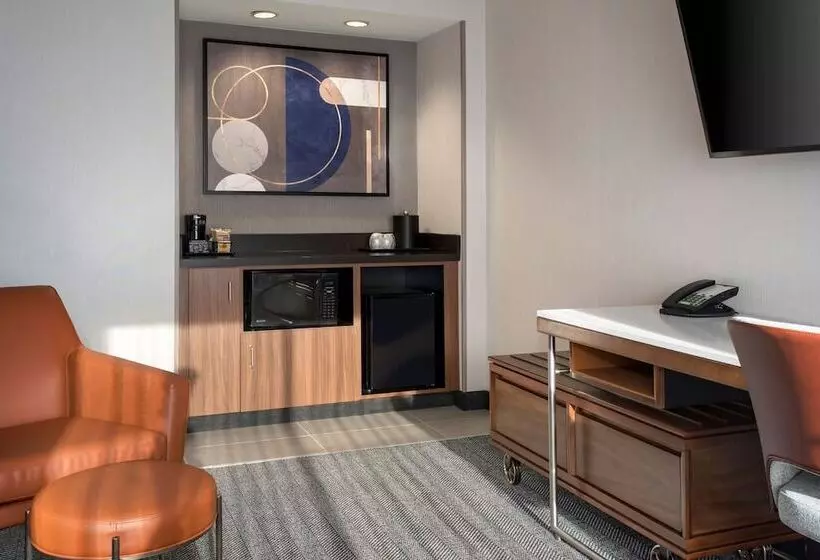 スイート, Courtyard By Marriott Rye