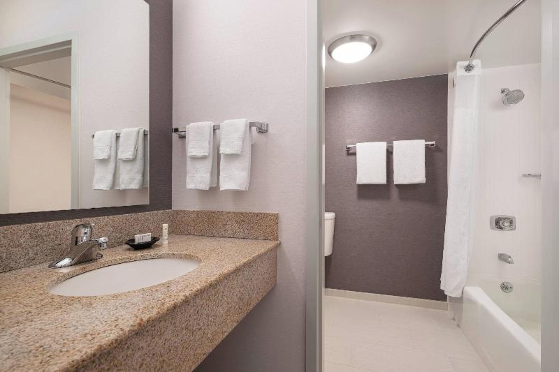 带大床的标准间, Courtyard Sacramento Rancho Cordova