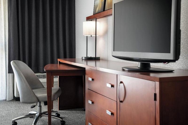 带大床的标准间, Courtyard Sacramento Rancho Cordova