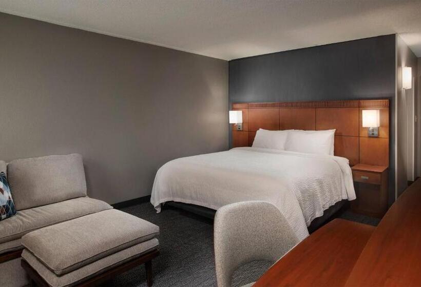 스탠다드 룸 킹사이즈 침대, Courtyard Winstonsalem University