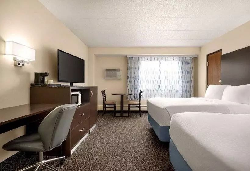 اتاق استاندارد با 2 تخت دوبل, Days Inn By Wyndham Fort Collins