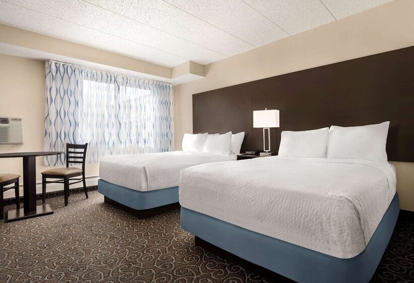 스탠다드 룸 더블 침대 2개, Days Inn By Wyndham Fort Collins