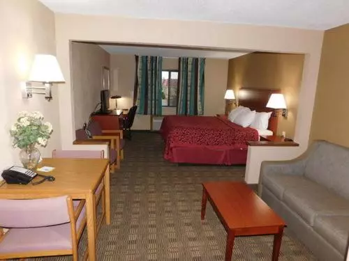Deluxe Suite King Bed, Days Inn By Wyndham Mankato