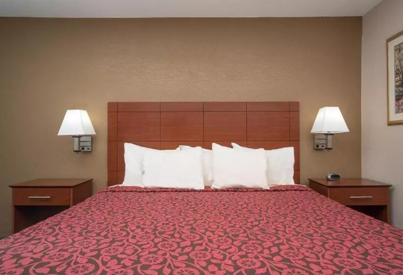 Deluxe Suite King Bed, Days Inn By Wyndham Mankato