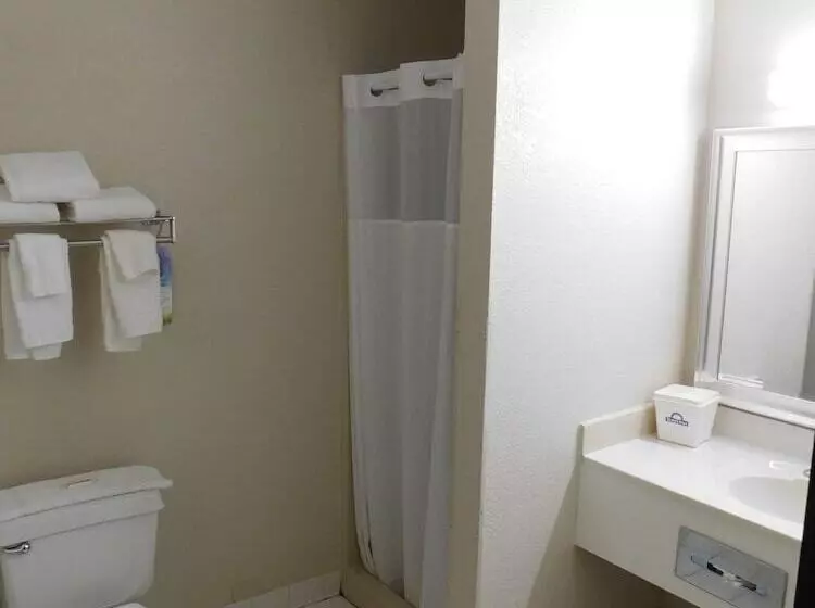 استودیوی لوکس, Days Inn By Wyndham Mankato