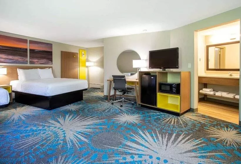 استودیوی استاندارد, Days Inn By Wyndham Marquette