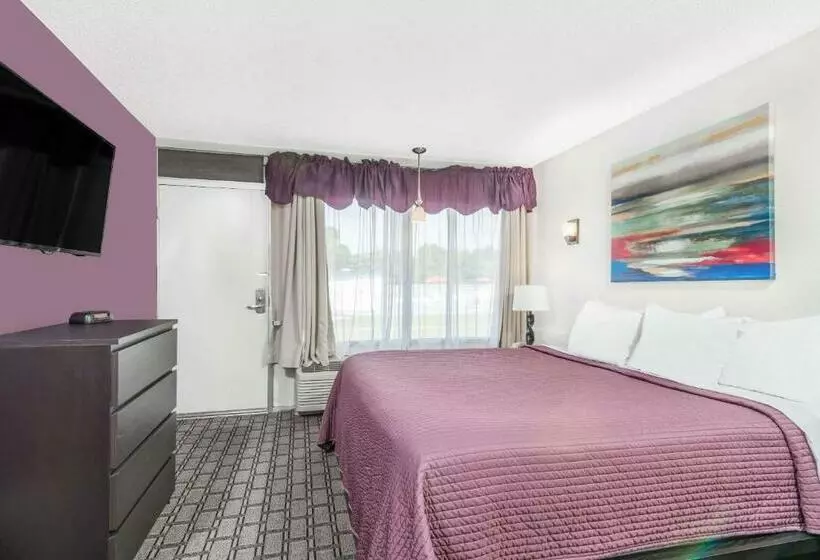 Standard-studio King-vuode, Days Inn By Wyndham St Clairsville