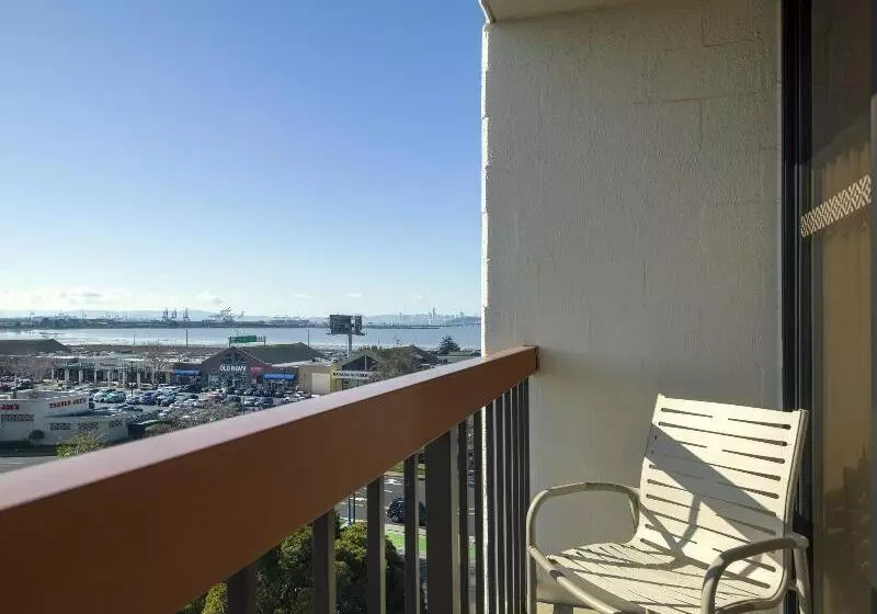 اتاق استاندارد با تخت بزرگ, Four Points By Sheraton San Francisco Bay Bridge