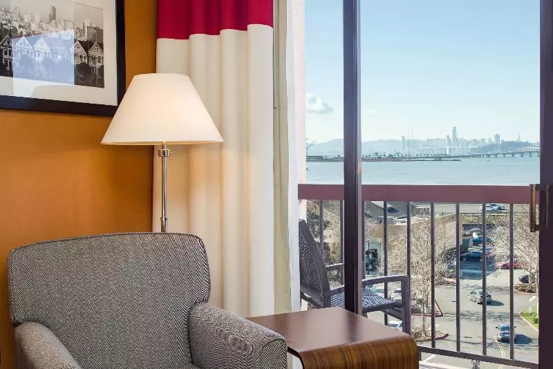 اتاق استاندارد با تخت بزرگ, Four Points By Sheraton San Francisco Bay Bridge