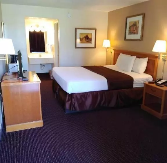 キングサイズベッドのスタンダードルーム, Knights Inn San Antonio Near Frost Bank Center
