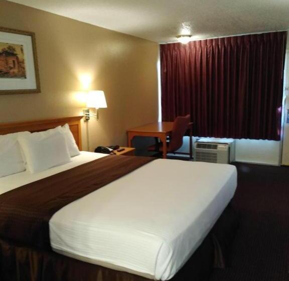 스탠다드 룸 킹사이즈 침대, Knights Inn San Antonio Near Frost Bank Center