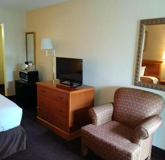 キングサイズベッドのスタンダードルーム, Knights Inn San Antonio Near Frost Bank Center