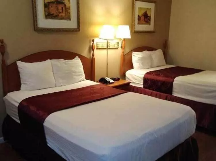 ２ダブルベッドのスタンダードルーム, Knights Inn San Antonio Near Frost Bank Center