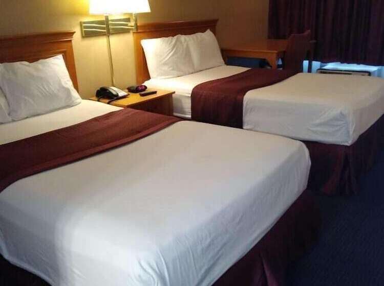 带2个双人床的标准工作室, Knights Inn San Antonio Near Frost Bank Center