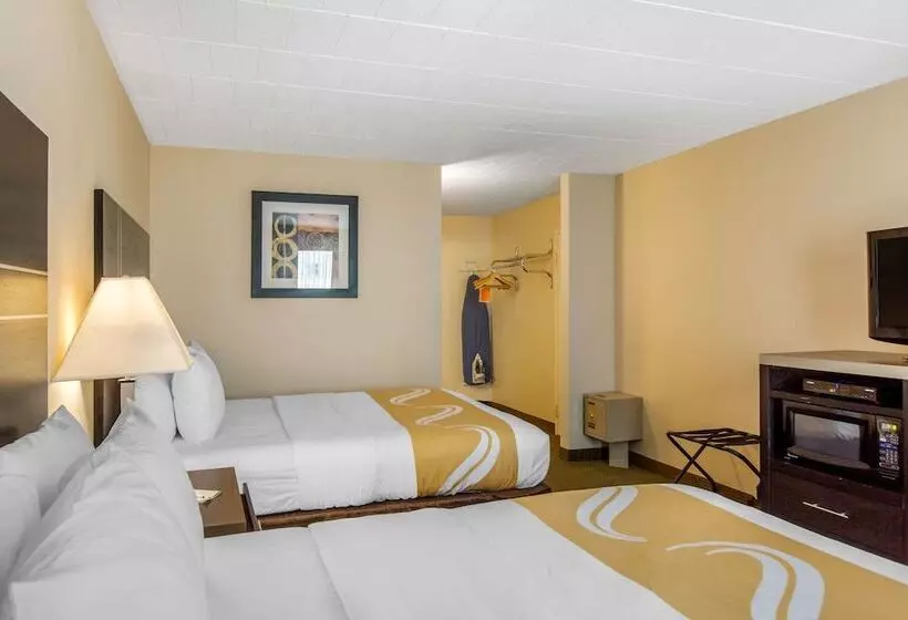 ２ダブルベッドのスタンダードルーム, Quality Inn Ledgewood  Dover