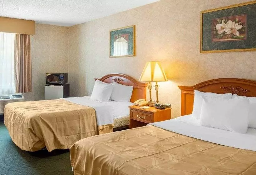 ２ダブルベッドのスタンダードルーム, Quality Inn Ledgewood  Dover
