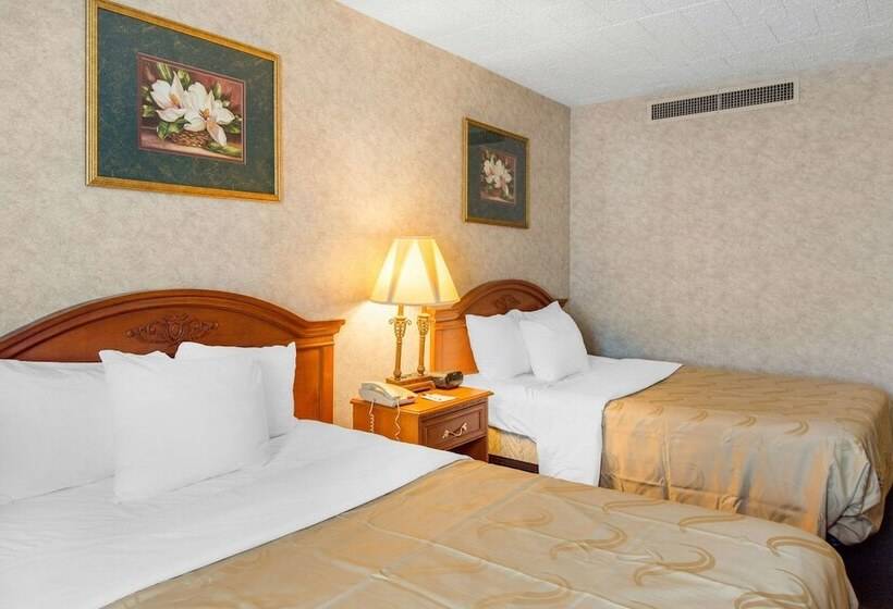 2ダブルベッドのスタンダードルーム, Quality Inn Ledgewood Dover