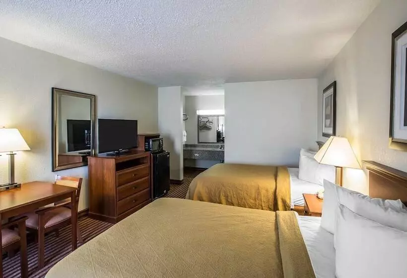 Standard-huone 2 Parivuodetta, Quality Inn Madison