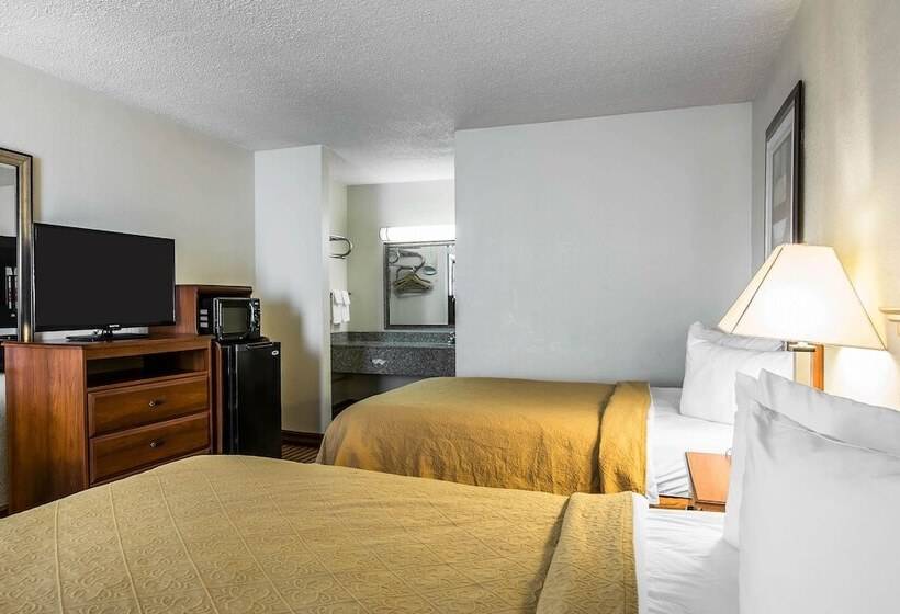 غرفه قياسيه سريرين مزدوجين, Quality Inn Madison