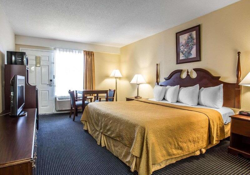 キングサイズベッドのスタンダードルーム, Quality Inn Manning I95