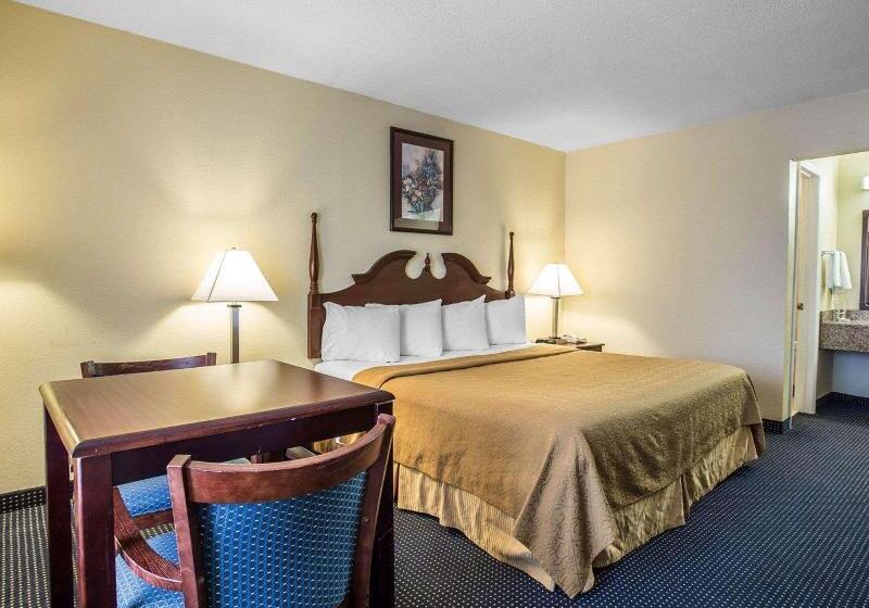 キングサイズベッドのスタンダードルーム, Quality Inn Manning I95