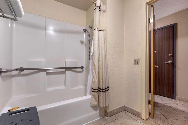 キングサイズベッドのスタンダードルーム, Quality Inn Manning I95