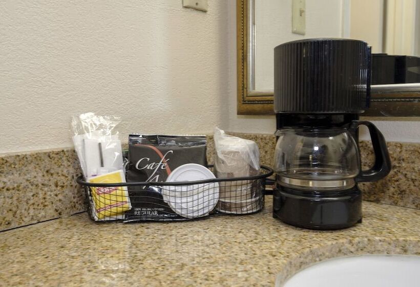 غرفة ديلوكس, Red Roof Inn Edgewood