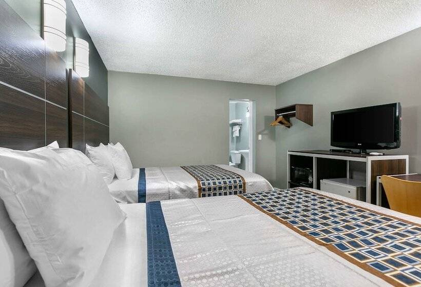 غرفه قياسيه سريرين مزدوجين, Knights Inn Bristol