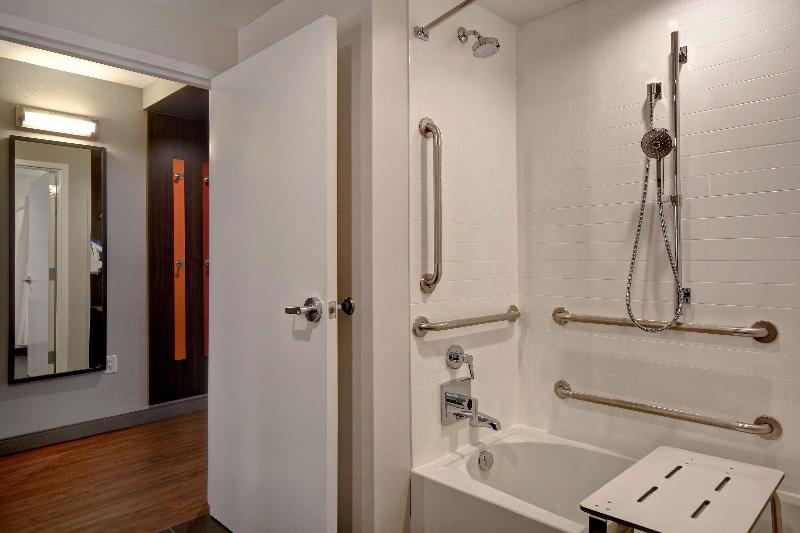 חדר סטנדרט עם מיטת קינג, Tru By Hilton Concord